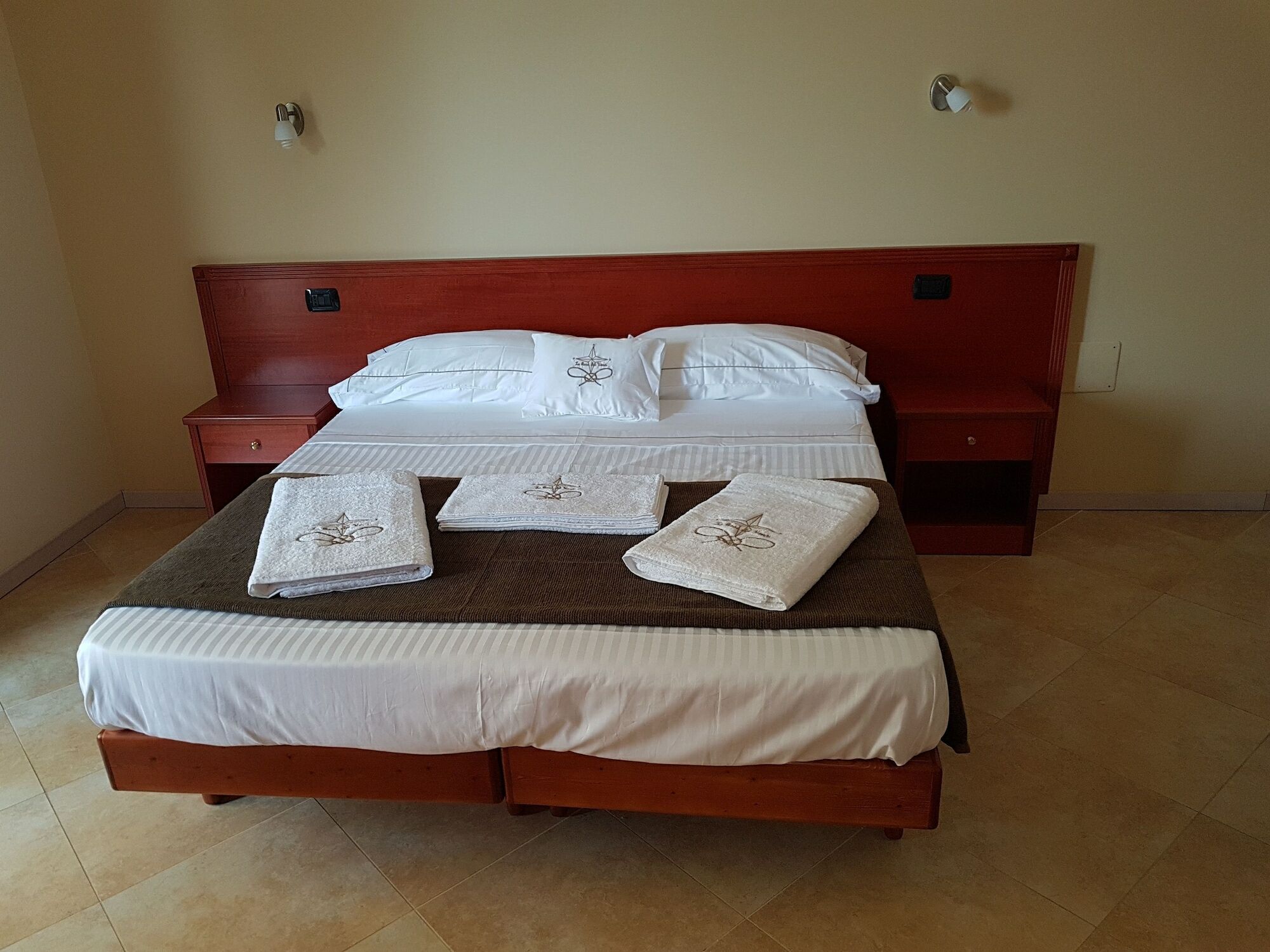 La Rosa Dei Venti Bed & Breakfast Zambrone Exterior photo