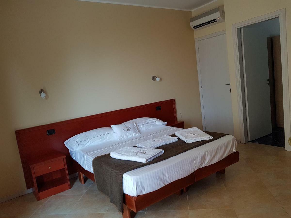 La Rosa Dei Venti Bed & Breakfast Zambrone Exterior photo